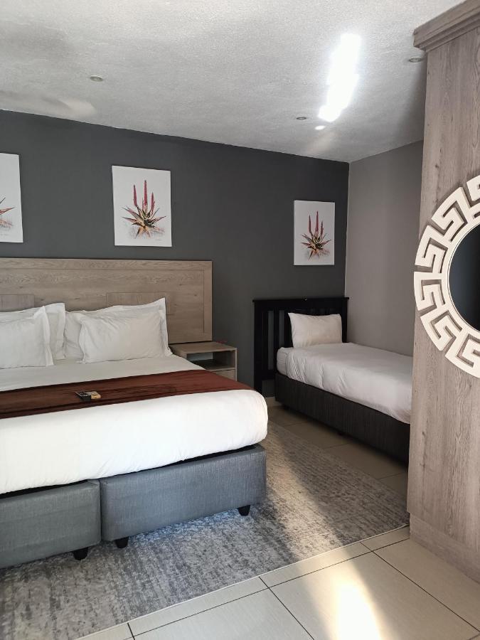 Bed & Breakfast Khayalami -