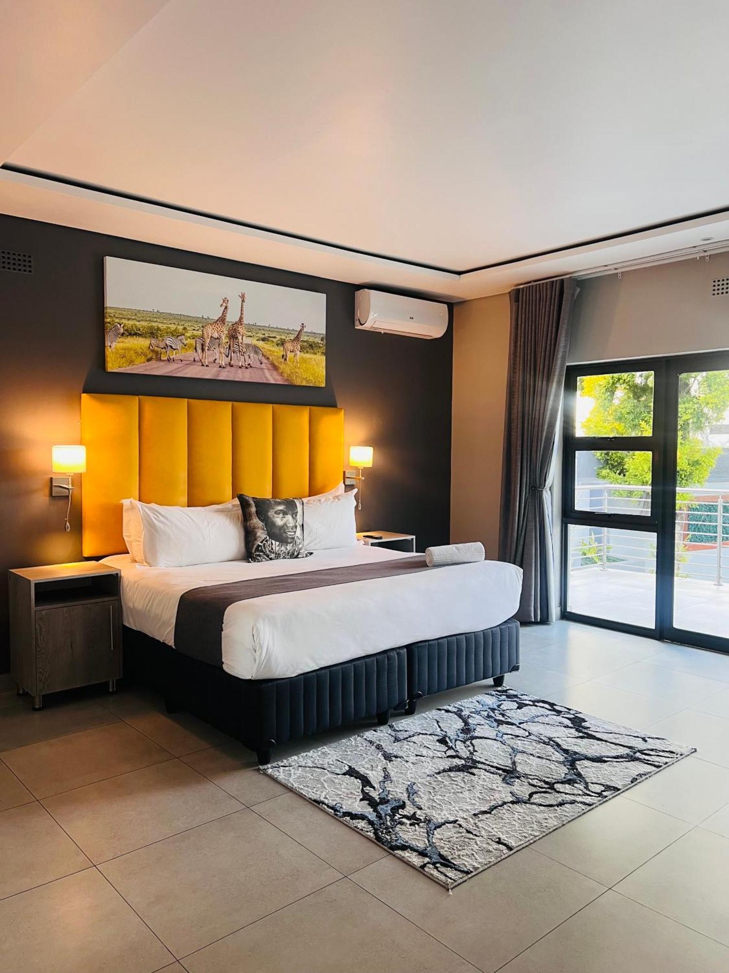 Bed & Breakfast Khayalami -