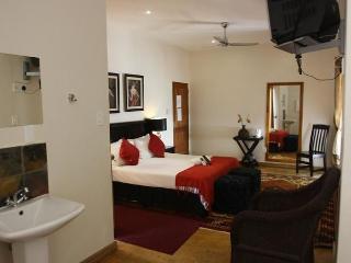 Bed & Breakfast Khayalami - Mbombela